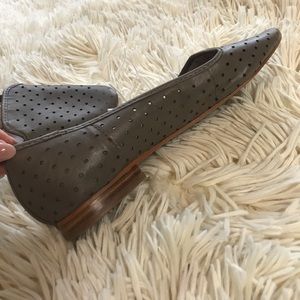Vince Camuto Gray Flats - size 9