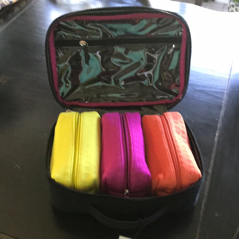 Victoria's Secret travel bag, NWT