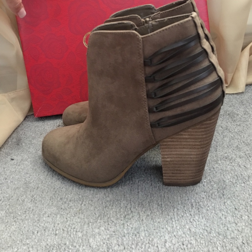 Brand New booties 🍁🍂