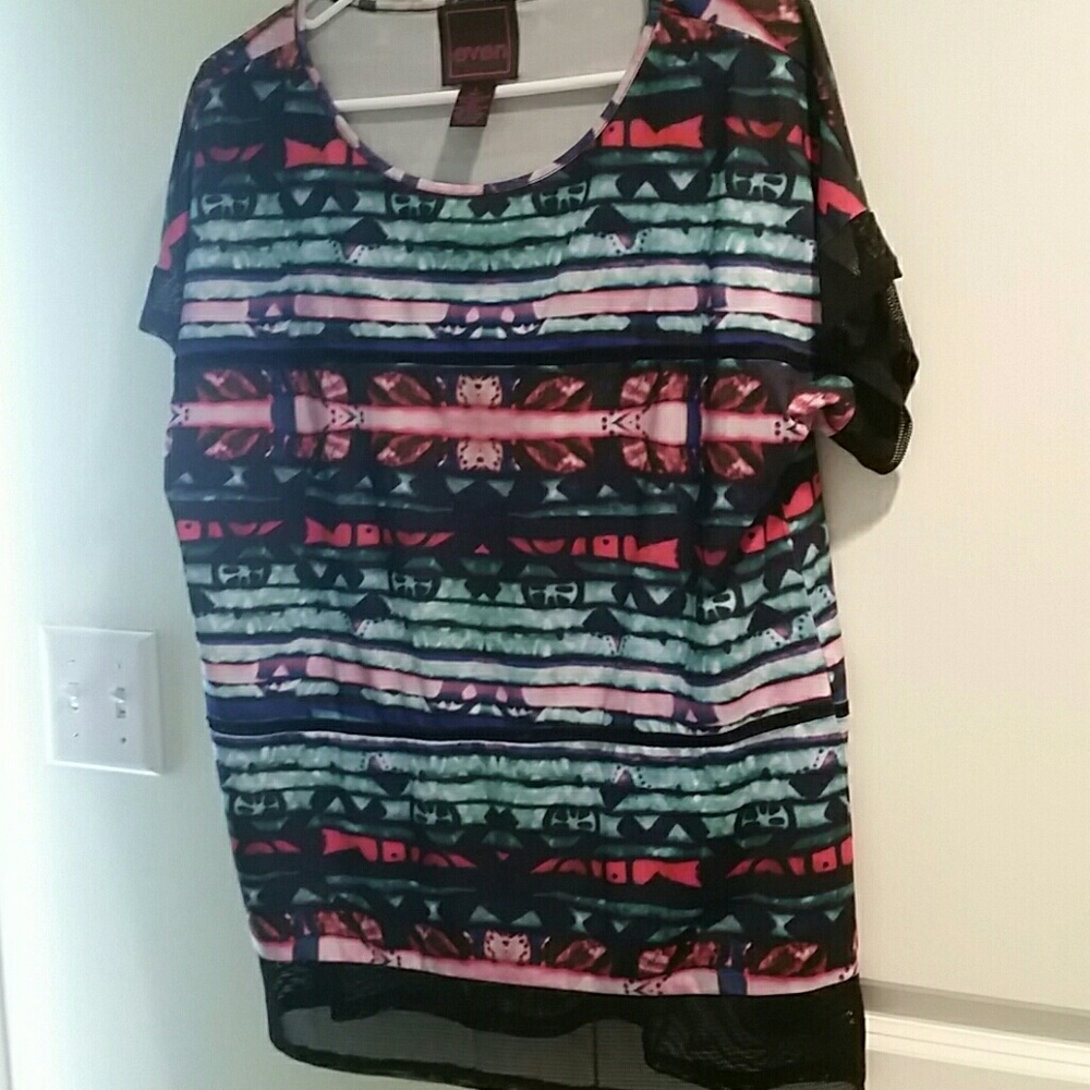 Saks off Fifth shirt size large