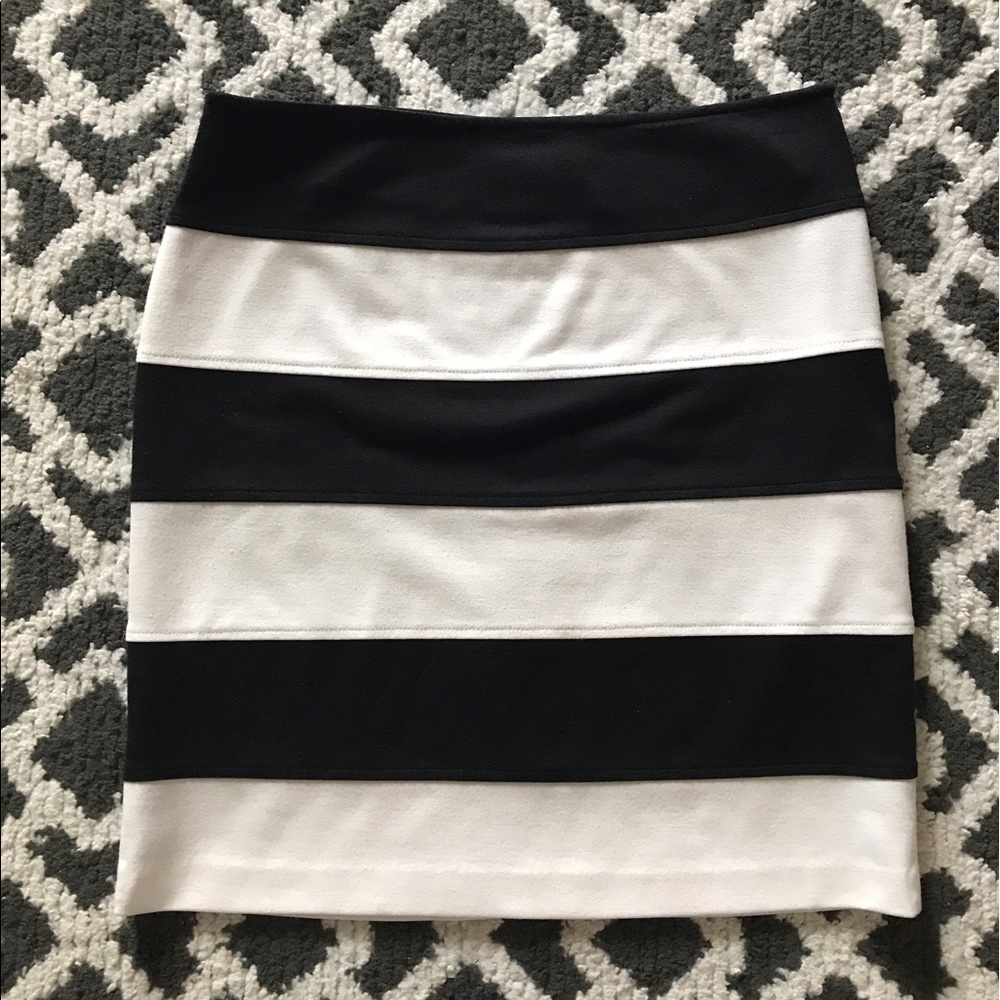 Black and white stripes pencil skirt size 8
