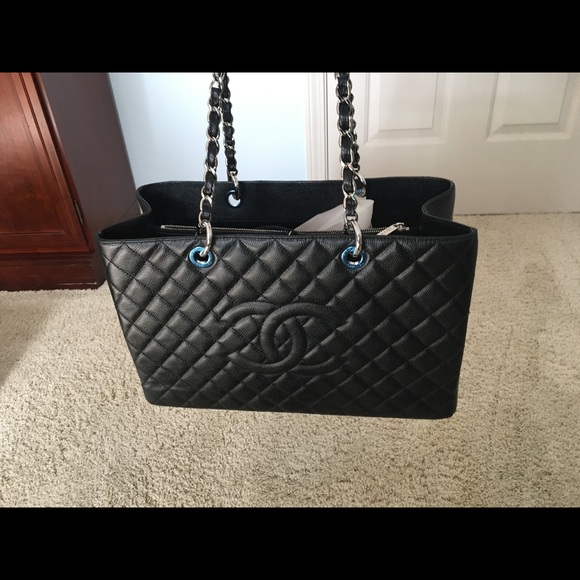 Chanel Large Shopping- 30CM - Picture 4 of 8