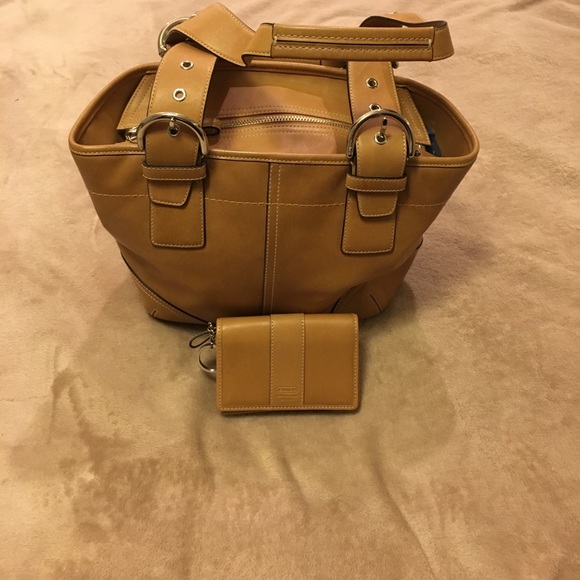 💯Coach Tan Leather Satchel &a Wallet - Picture 7 of 7