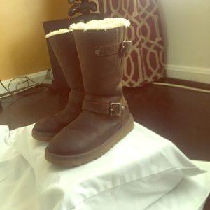 Ugg Boots size 1 girls. Good condition, no box
