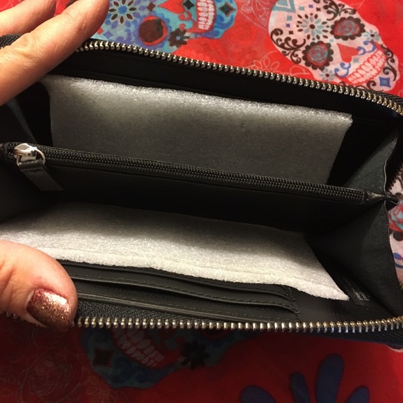 Harley Davidson Leather Wallet - Picture 3 of 5