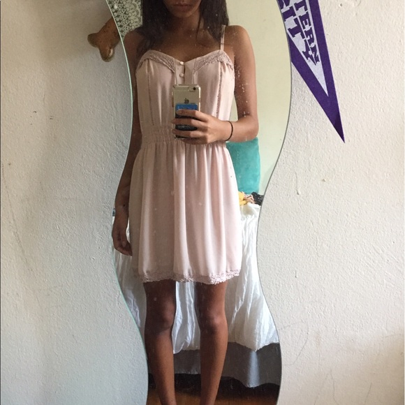 Blush Pink Vintage-Looking Dress - Picture 4 of 7