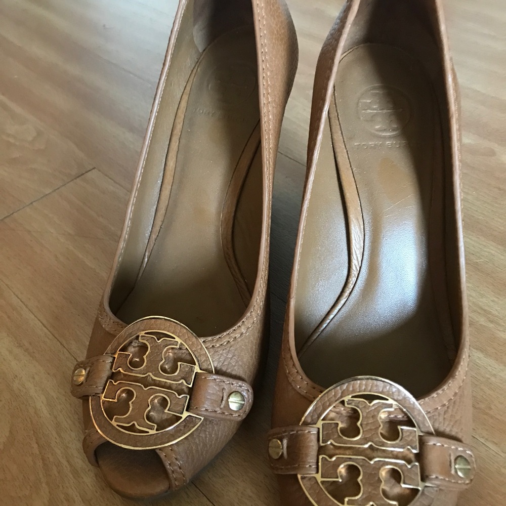 Tory Butch wedges