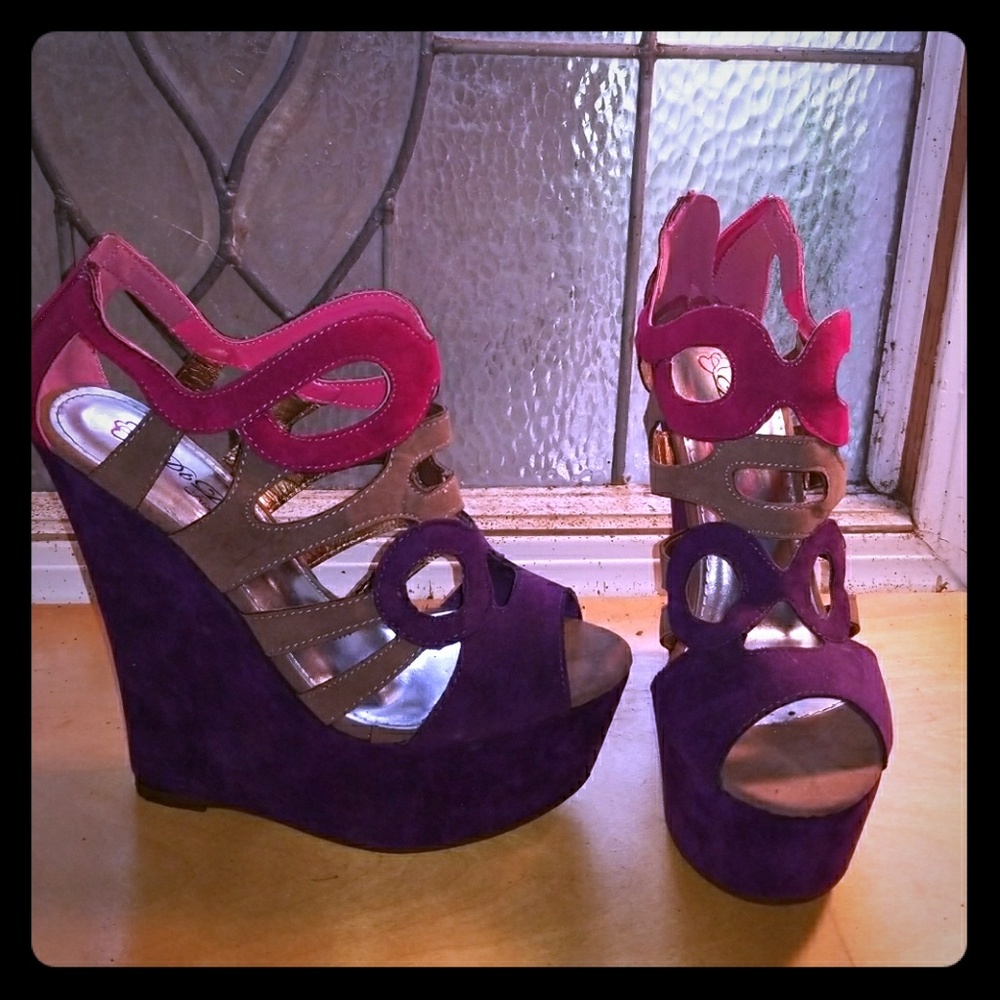 Wedged shoe