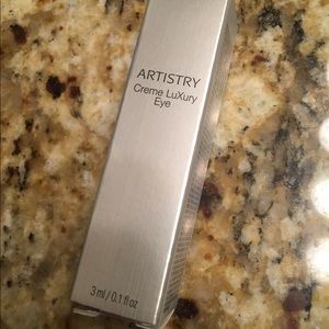 Artistry Creme LuXury Eye