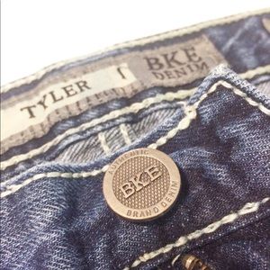 Men's Buckle Tyler Fit Bootcut Jeans 31R