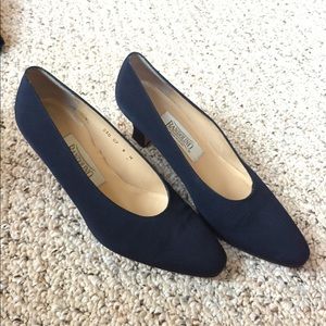 Bandolino Vintage Navy Blue Pumps