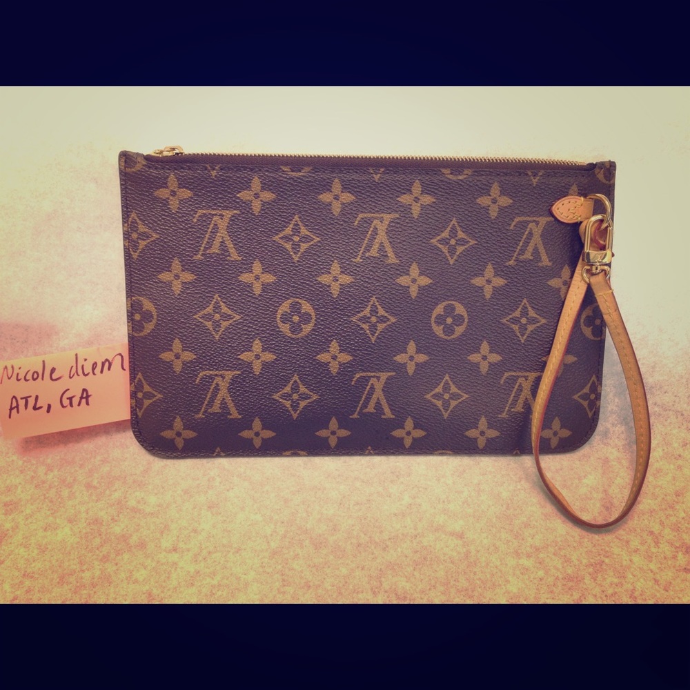 💯Authentic Louis Vuitton Pouch.