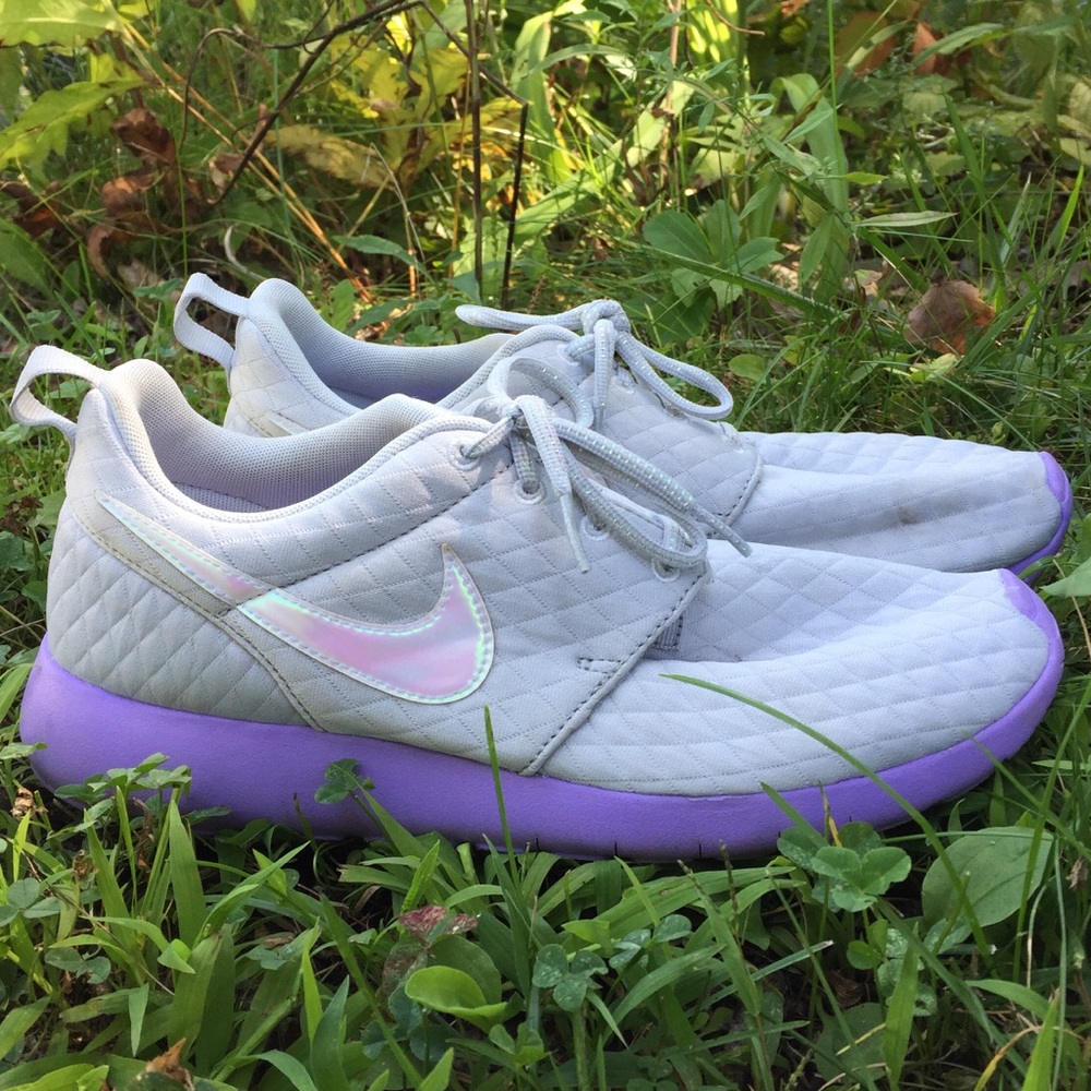 Nike Rosche Sneakers 👟💜 *MAKE AN OFFER*