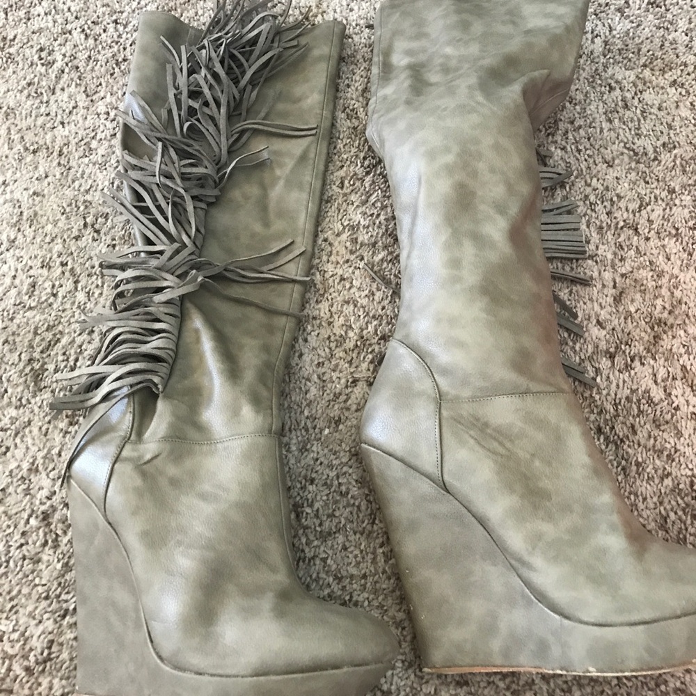 Victoria's Secret Catalog knee high boots - Picture 2 of 8