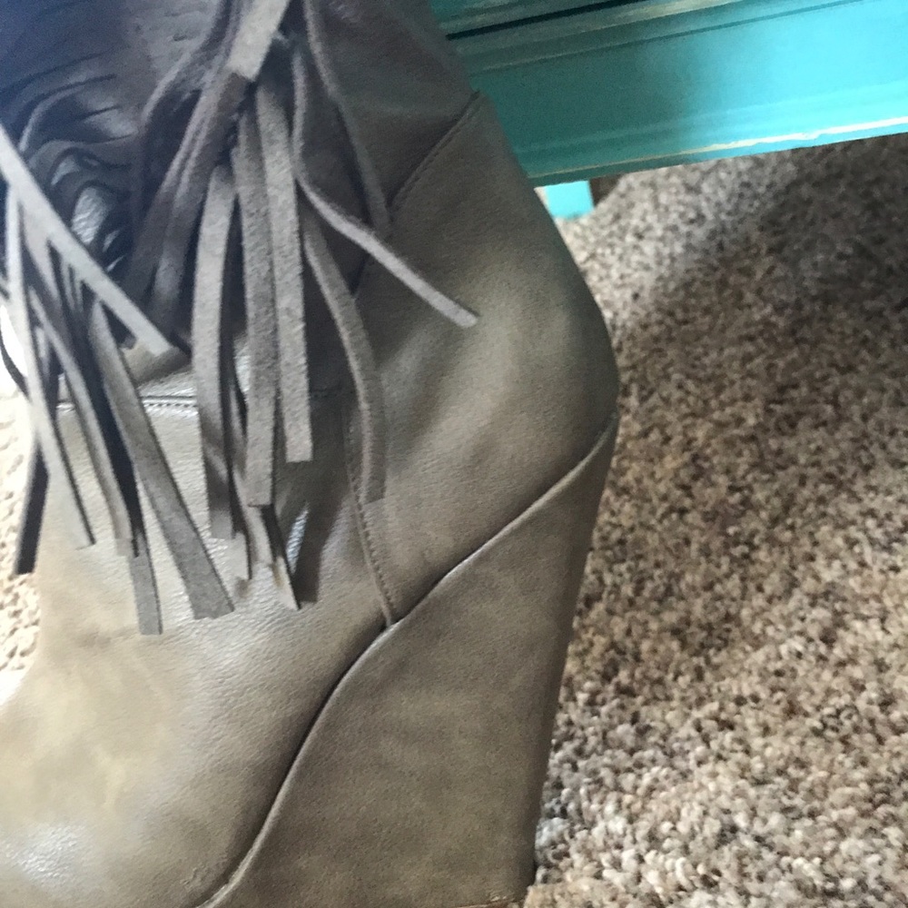 Victoria's Secret Catalog knee high boots - Picture 3 of 8