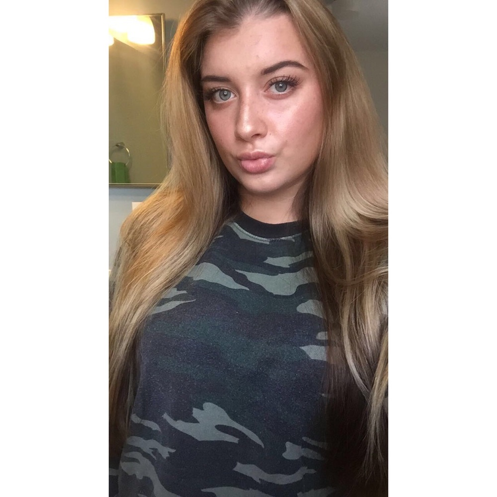 Meet your Posher, Emily