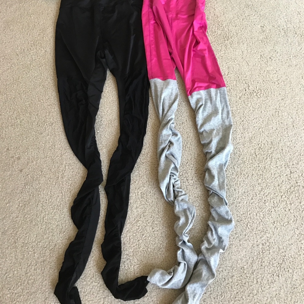 2 pairs of leggings rouching on the sides