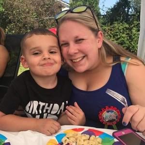 Meet your Posher, Ashley