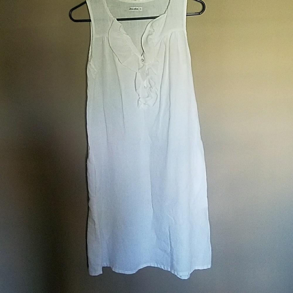 Linen Allen Allen white ruffled