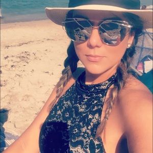 Meet your Posher, Lorena