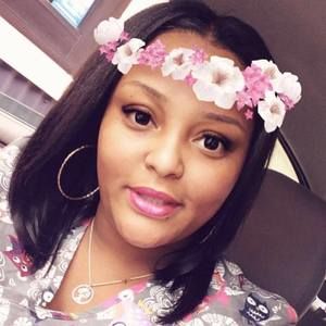 Meet your Posher, Angela