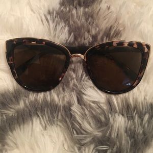 QUAY SUNGLASSES