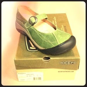 Brand new Women Keen Toyah MJ sandals size 8 1/2