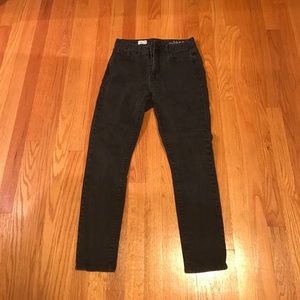 Black Gap skinny jeans