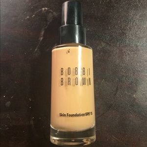 Bobbi Brown Foundation