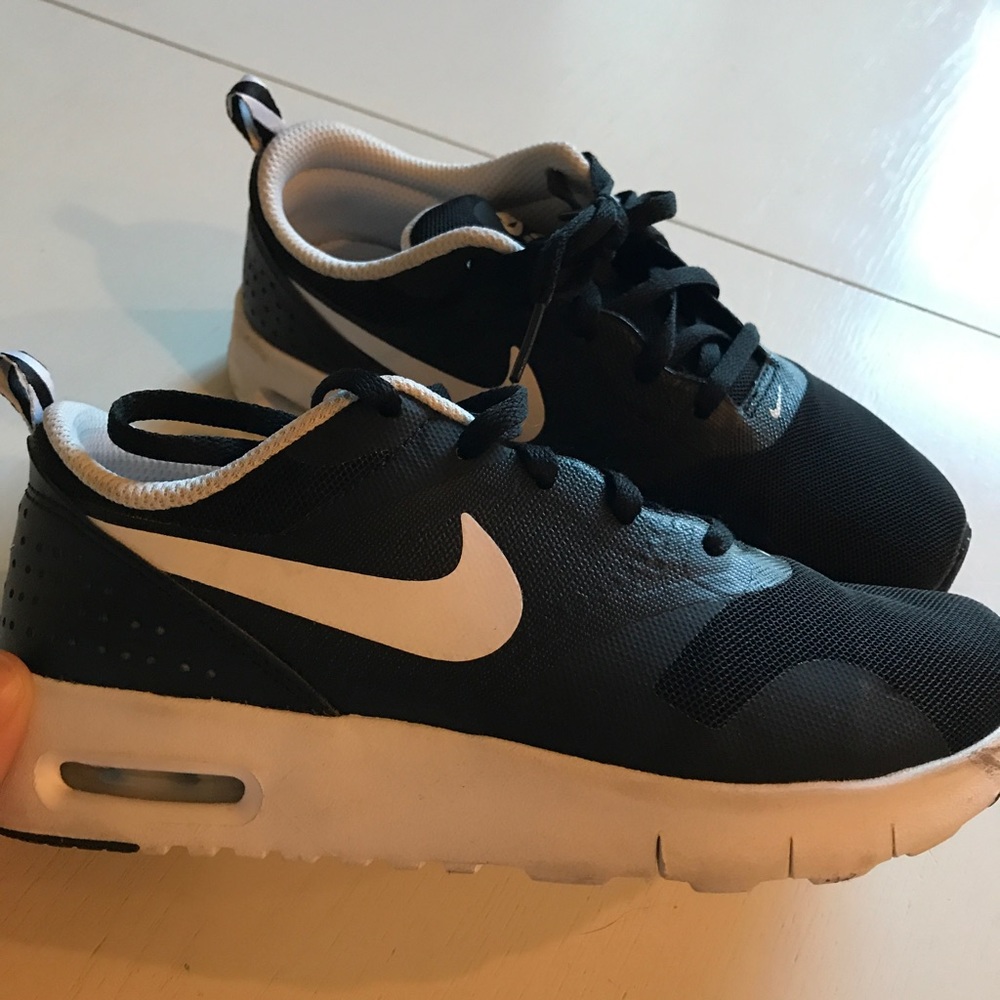 Size 3y Nike kids shoes