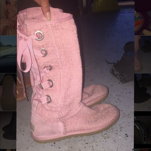 UGGS - Picture 2 of 4