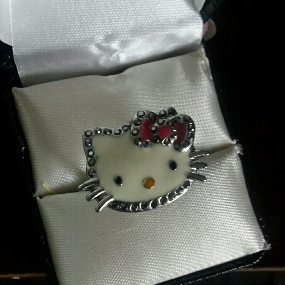 Hello Kitty ring