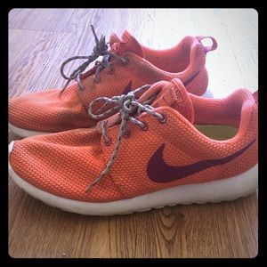 Orange Nike roshe run