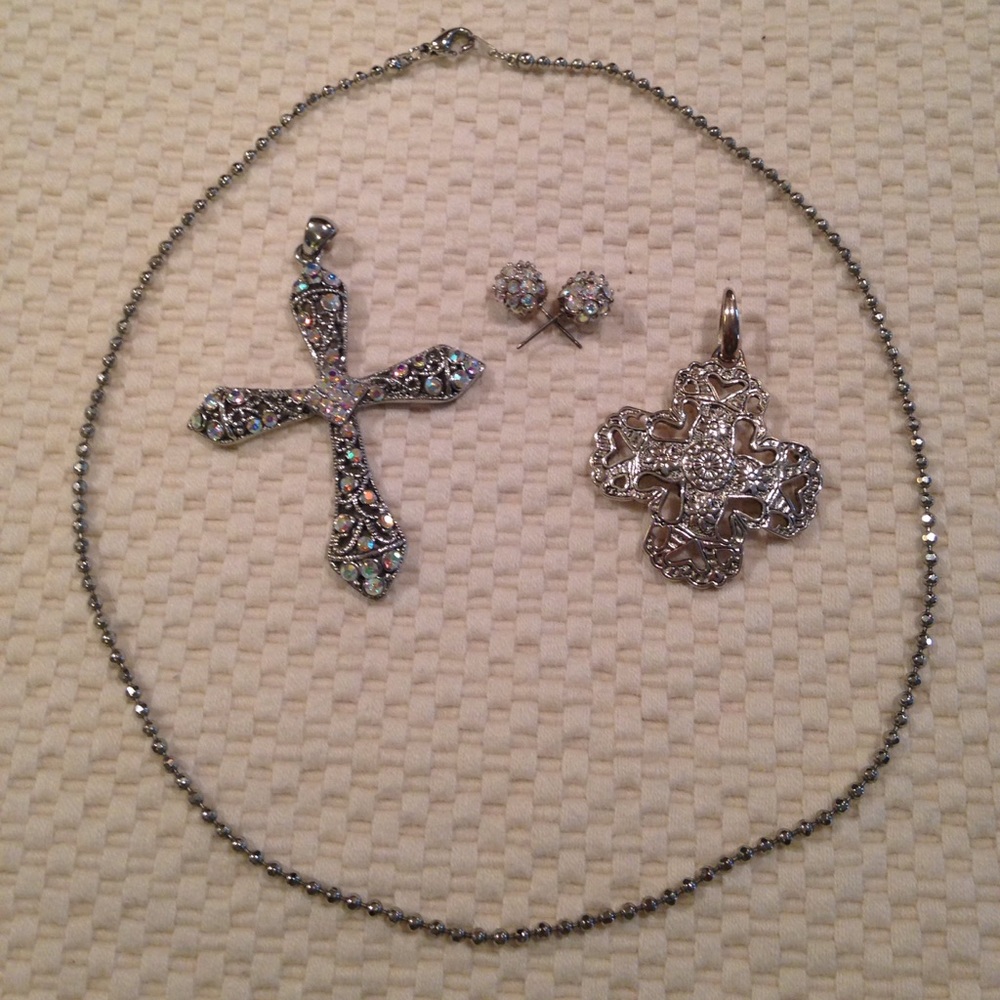 Premier Designs Silver Cross Ensemble--Like New!