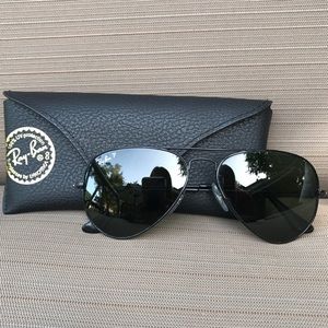 Black Ray Ban Aviators