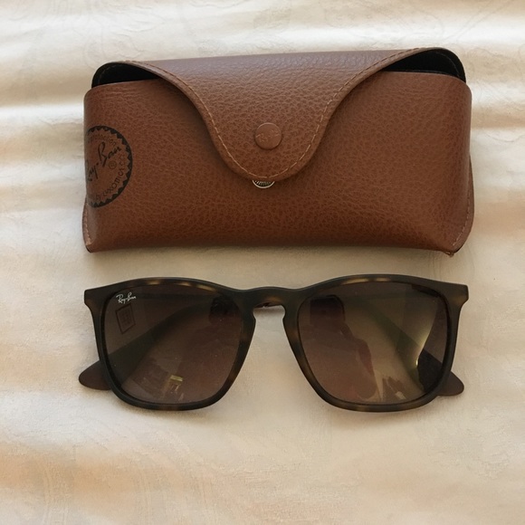 Ray-Ban Accessories - Real Ray-Ban sunglasses