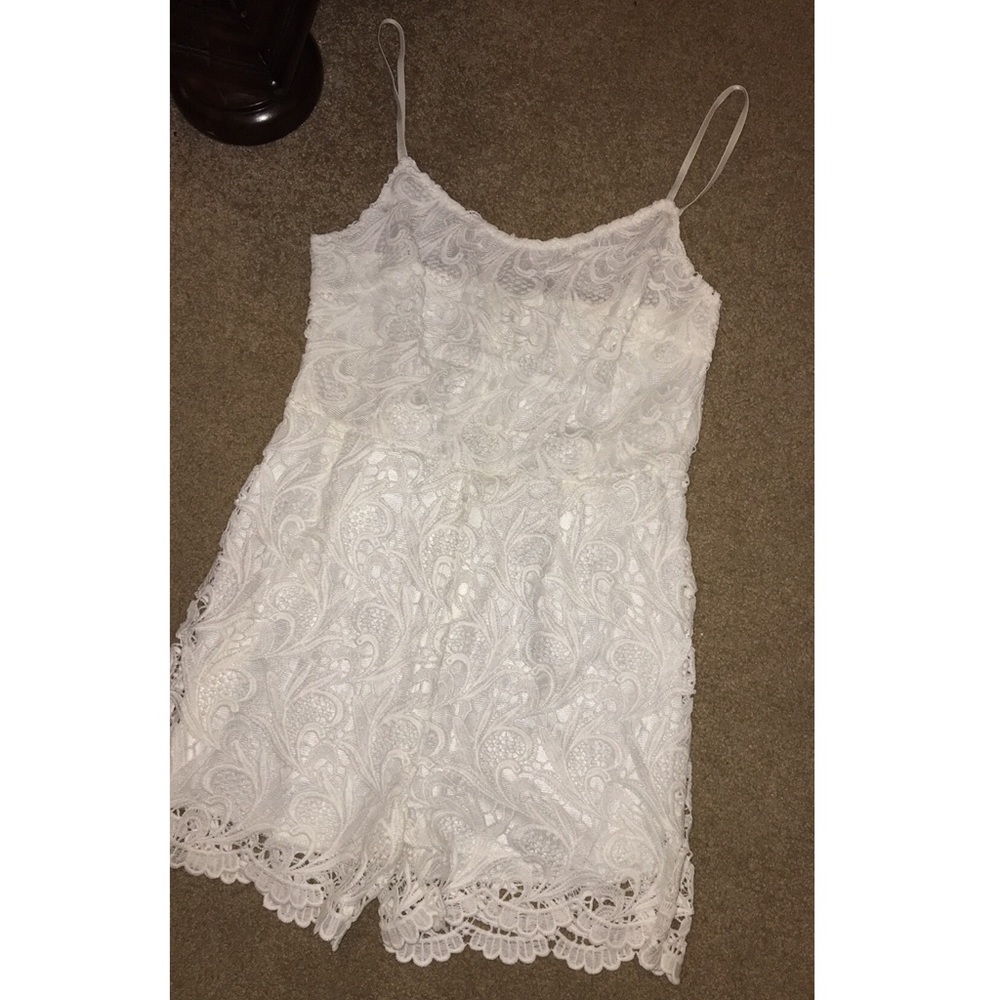 Super Cute Lace Romper 🌸