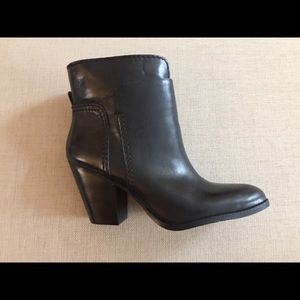 Nine West Hollyday Bootie 7.5 New in box!