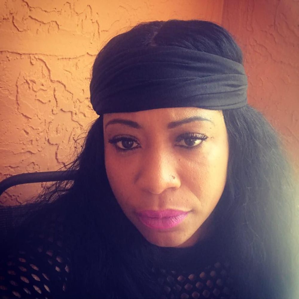 Meet your Posher, Leslie