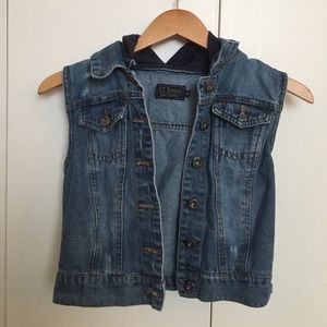 🔥✨Distressed denim vest with hood✨🔥
