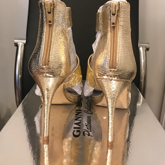 ‼️PRICE DROP‼️✨Gianni Bini Gold Sandals ✨ - Picture 6 of 8