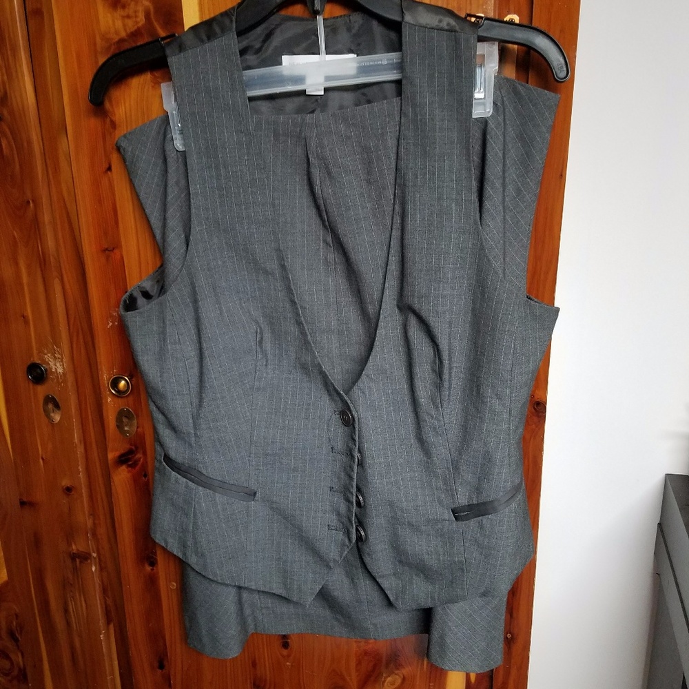 Vest and Pencil Skirt - a great editor look