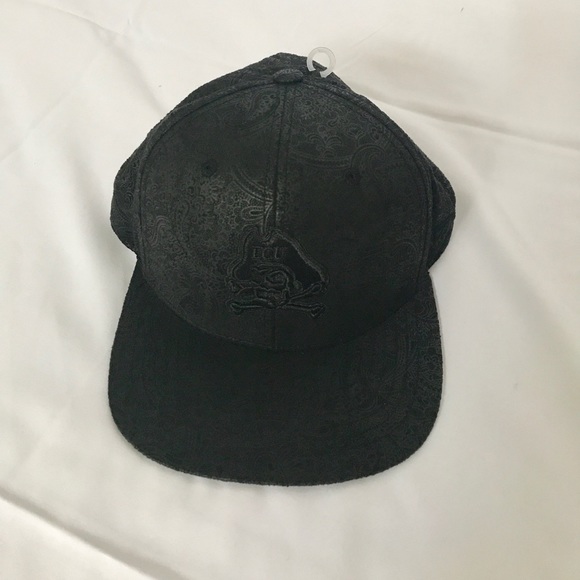 ✔️NWT SnapBack Cap - Picture 2 of 6