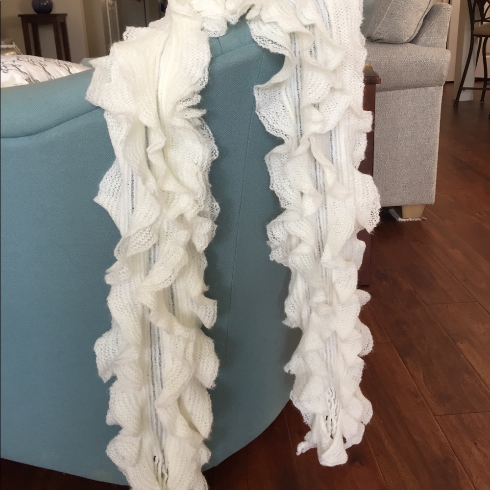Cream ruffles scarf