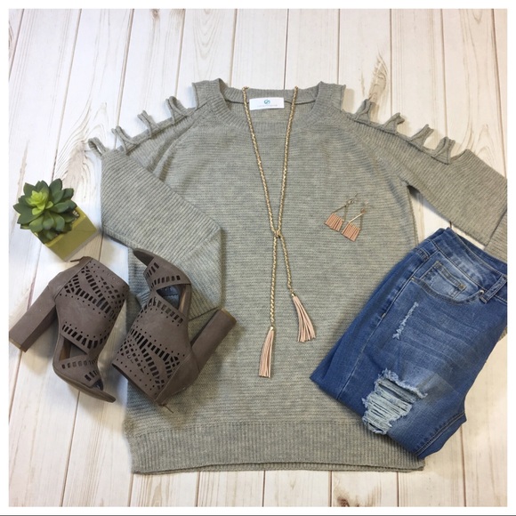 ✨LAST ✨Taupe die cut bootie - Picture 3 of 4