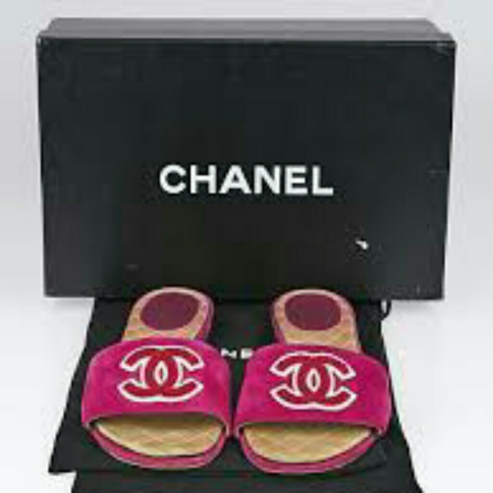 Auth Chanel Pink Suede CC Open-Toe Slide Mules