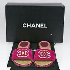 Auth Chanel Pink Suede CC Open-Toe Slide Mules