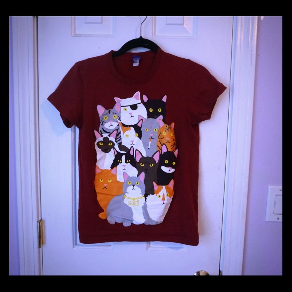 Cute cat t-shirt!