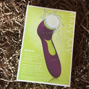 NIB - limited edition MK Skinvigorate brush