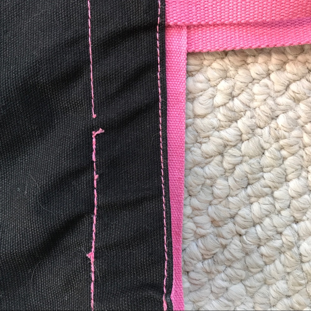 ๐ Gift w/purchase Victoria's Secret Tote Bag - Picture 4 of 7